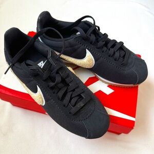 Nike Classic Cortez Premium XLV Sneaker 7M